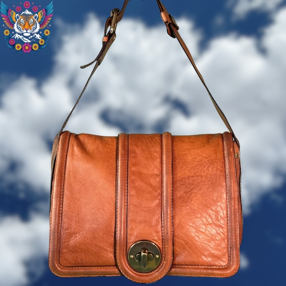 🌟Chloé: *Vintage* Ava Shoulder Bag🌟